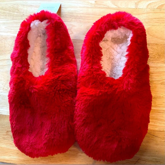 Cozy Red Fuzzy Slippers - Picture 1 of 2